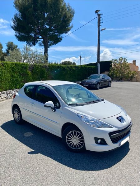 Peugeot 207+ 1.4 ESSENCE 3P