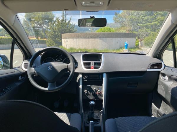 Peugeot 207+ 1.4 ESSENCE 3P
