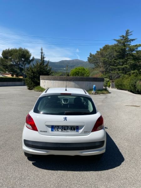 Peugeot 207+ 1.4 ESSENCE 3P