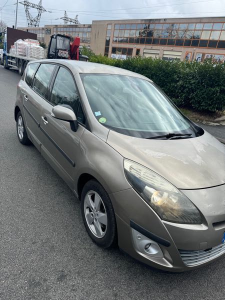 Renault Scenic III (3) 1.5 DCI 110 DYNAMIQUE