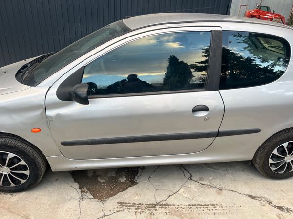 Peugeot 206 Peugeot 206 1.4 essence crit air 2