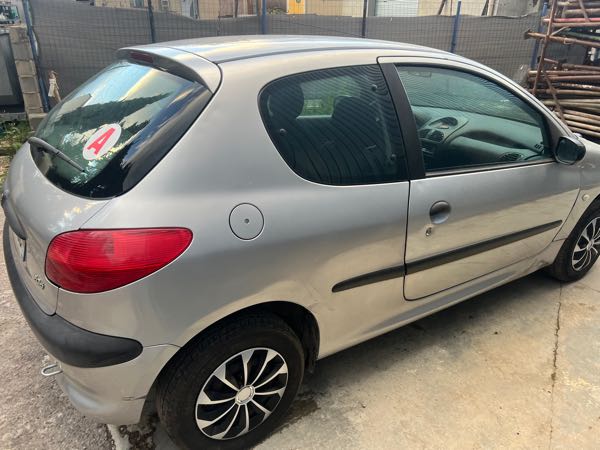 Peugeot 206 Peugeot 206 1.4 essence crit air 2