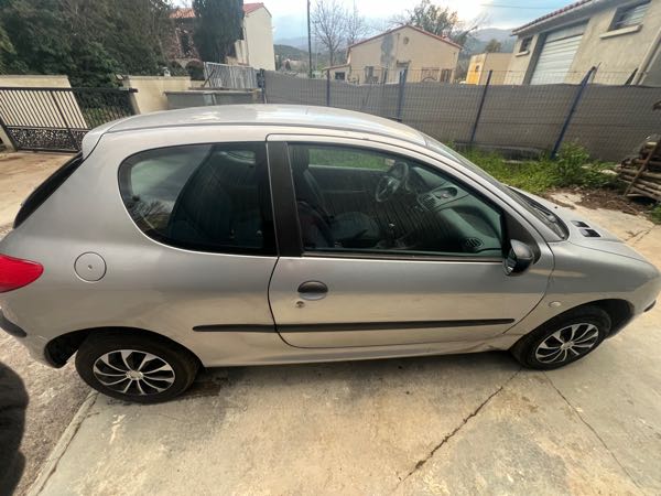 Peugeot 206 Peugeot 206 1.4 essence crit air 2