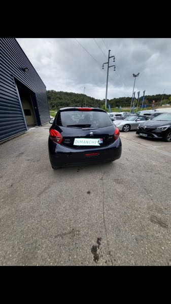 Peugeot 208 (2) 1.2 PURETECH 82 STYLE 5P