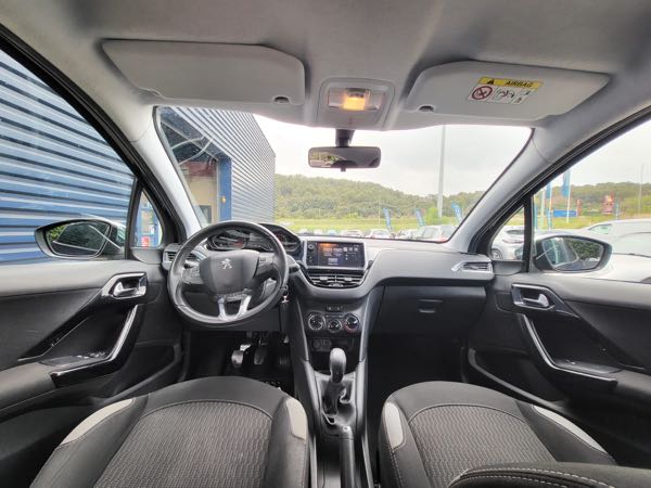 Peugeot 208 (2) 1.2 PURETECH 82 STYLE 5P