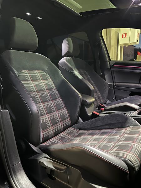 Volkswagen Golf VII 2.0 TSI230 BLUEMOTION TECHNOLOGY GTI PERFORMANCE DSG6 5P