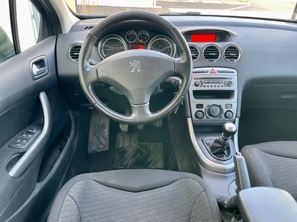 Peugeot 308 PEUGEOT 308 SW 1.6 HDI 110cv