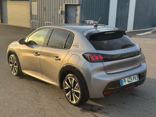 Peugeot 208 II 1.2 PURETECH 100 S&amp;S GT LINE