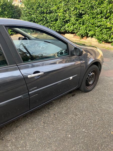 Renault Clio III 1.4 16V 100 DYNAMIQUE 5P