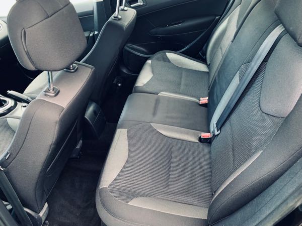 Peugeot 308 1.6 HDI 90 BUSINESS 5P