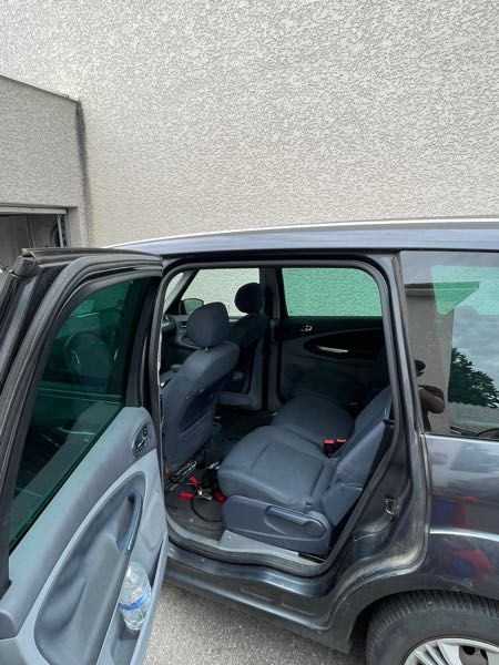 Ford Galaxy II 1.8 TDCI 125 GHIA