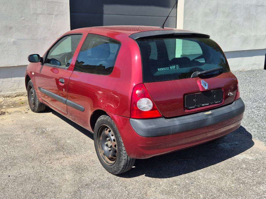 Renault Clio 1.2i 16v CT OK