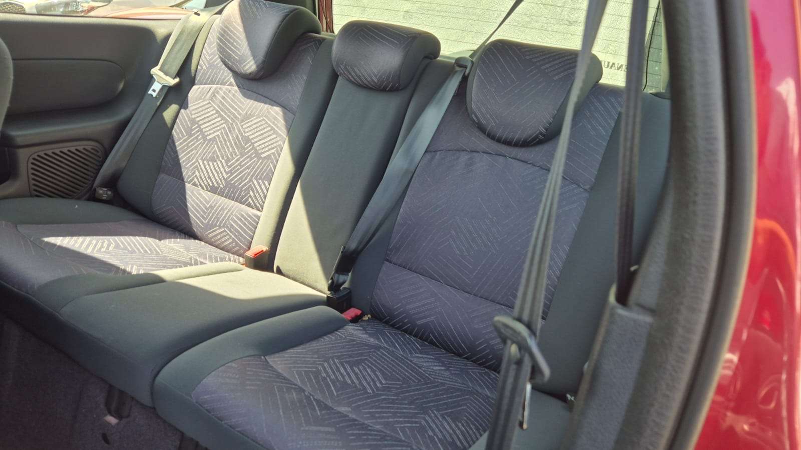 Renault Clio 1.2i 16v CT OK