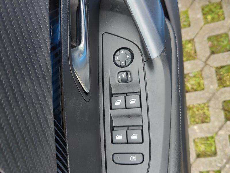 Peugeot e-2008 II Allure