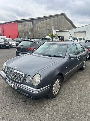 Mercedes-Benz Classe E II 290 TD CLASSIC TEMPEREE