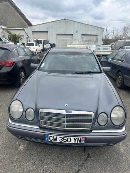 Mercedes-Benz Classe E II 290 TD CLASSIC TEMPEREE