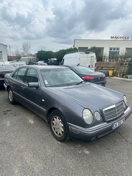 Mercedes-Benz Classe E II 290 TD CLASSIC TEMPEREE
