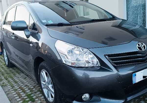 Toyota Verso Toyota Verso 2.0 D-4D 126 ch Lounge 7 Places