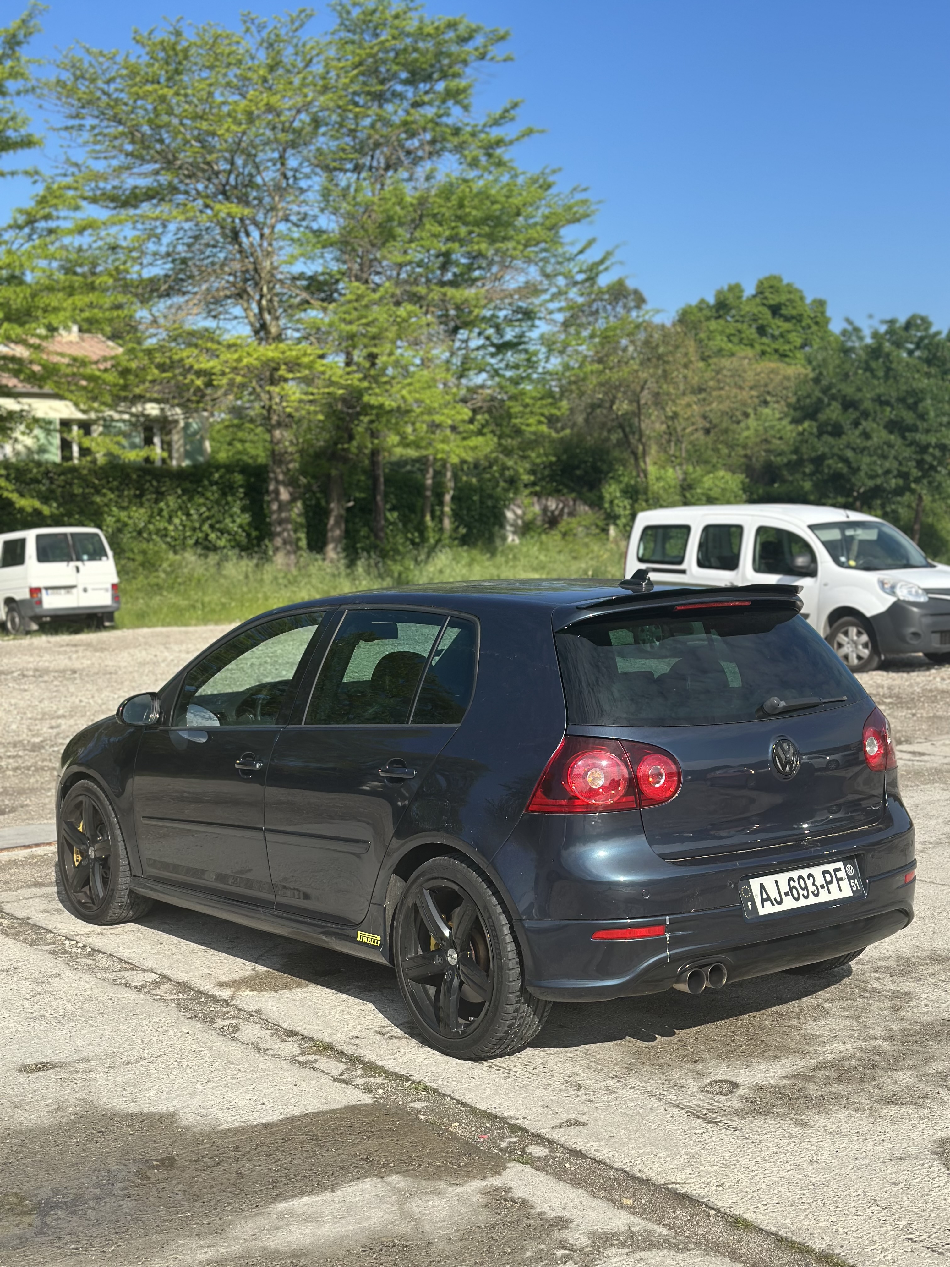 Volkswagen Golf V 2.0 TFSI 230 GTI PIRELLI DSG 5P