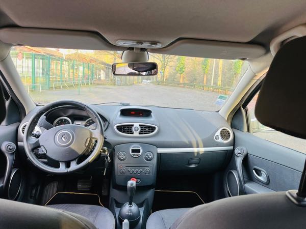 Renault Clio III 1.5 DCI 85 EXPRESSION QUICKSHIFT 3P