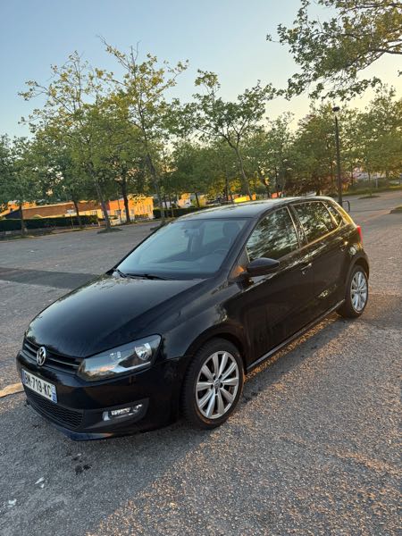 Volkswagen Polo V (2) 1.4 TDI 75 BLUEMOTION TECHNOLOGY CONFORTLINE 5P