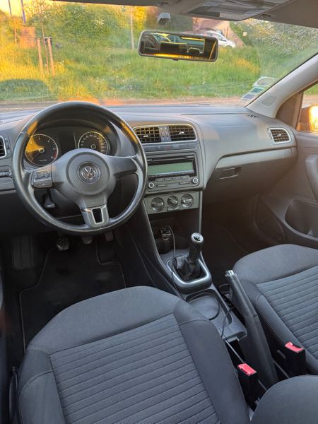 Volkswagen Polo V (2) 1.4 TDI 75 BLUEMOTION TECHNOLOGY CONFORTLINE 5P
