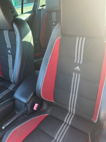 Volkswagen Golf GOLF VI GTI ADIDAS 2.0 T 210 GTI 5P