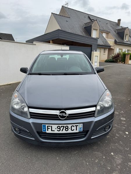 Opel Astra III GTC 1.7 CDTI 100 ENJOY