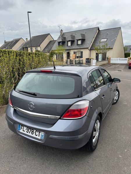 Opel Astra III GTC 1.7 CDTI 100 ENJOY