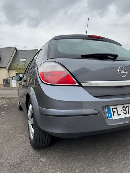 Opel Astra III GTC 1.7 CDTI 100 ENJOY