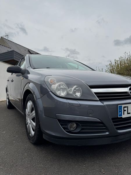 Opel Astra III GTC 1.7 CDTI 100 ENJOY