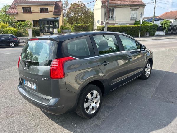 Peugeot 5008 (2) 1.2 PURETECH 130 S&amp;S ALLURE 7PL