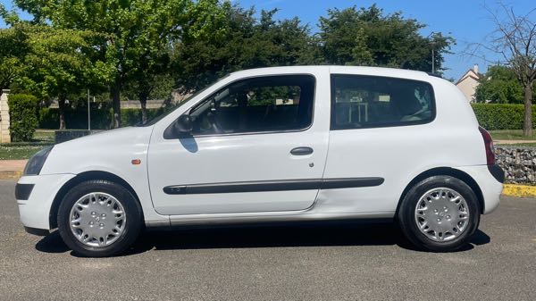 Renault Clio II (2) 1.2 AUTHENTIQUE 3P