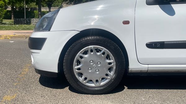 Renault Clio II (2) 1.2 AUTHENTIQUE 3P