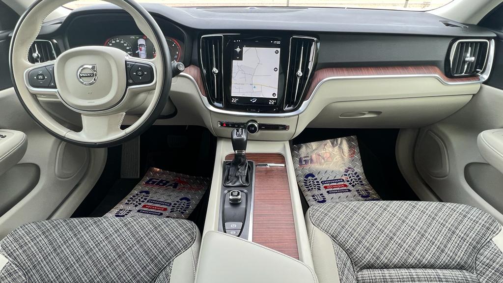 Volvo V60 II D3 150 ADBLUE MOMENTUM GEARTRONIC 8