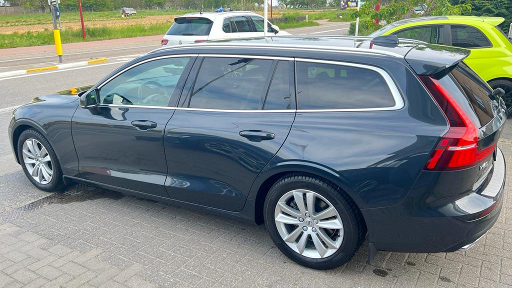 Volvo V60 II D3 150 ADBLUE MOMENTUM GEARTRONIC 8