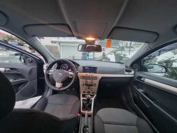 Opel Astra III GTC 1.6 TWINPORT SPORT