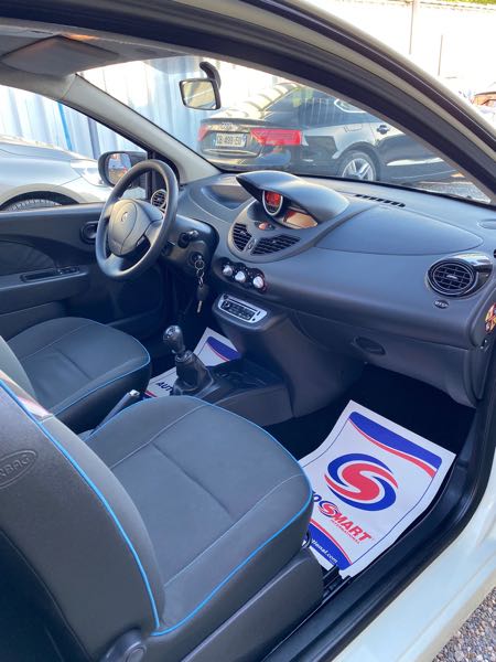 Renault Twingo II (2) 1.2 LEV 16V 75 INTENS ECO2