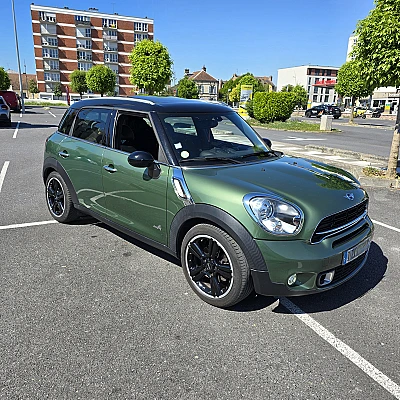 Mini Countryman (2) COOPER SD 143 ALL4 RED HOT CHILI BVA6