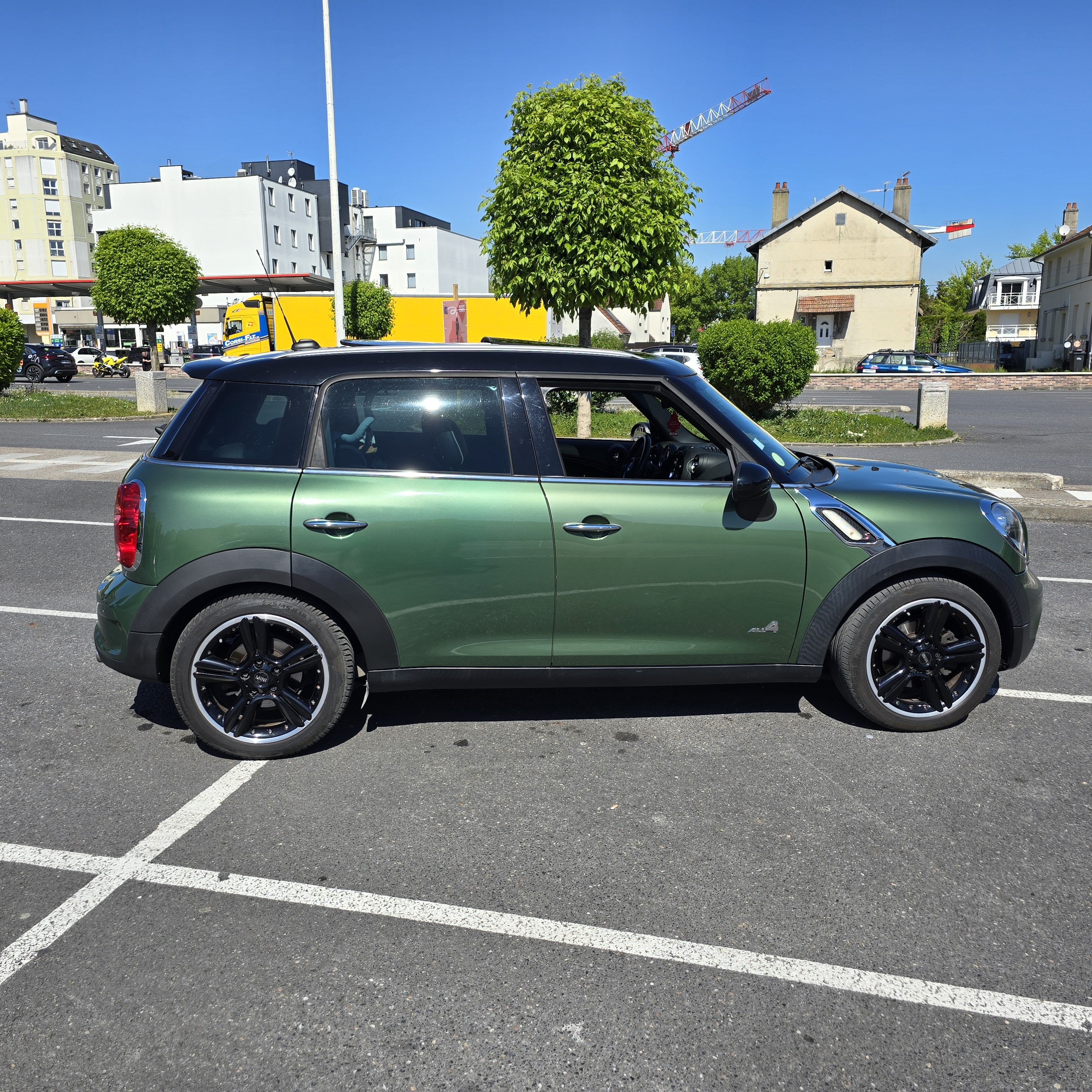 Mini Countryman (2) COOPER SD 143 ALL4 RED HOT CHILI BVA6