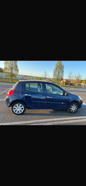 Renault Clio IV 1.2 16V 75 AUTHENTIQUE