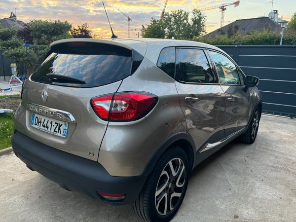 Renault Captur (2) 1.5 DCI 90 INTENS