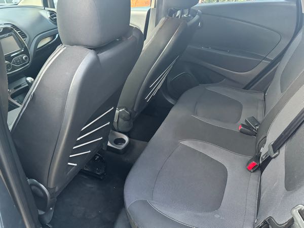 Renault Captur (2) 1.5 DCI 90 INTENS