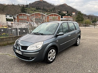 Renault Grand Scenic II (2) 1.9 DCI 130 EXPRESSION 7PL