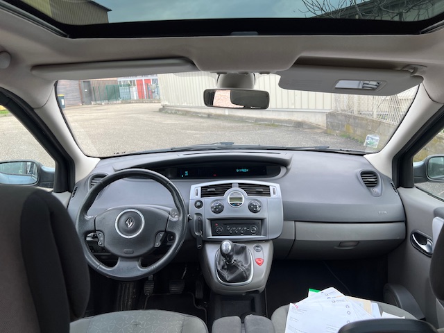 Renault Grand Scenic II (2) 1.9 DCI 130 EXPRESSION 7PL