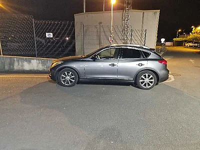 Infiniti Ex infiniti ex 30d v6 3l 240cv turbo neuf Véhicule en très bon