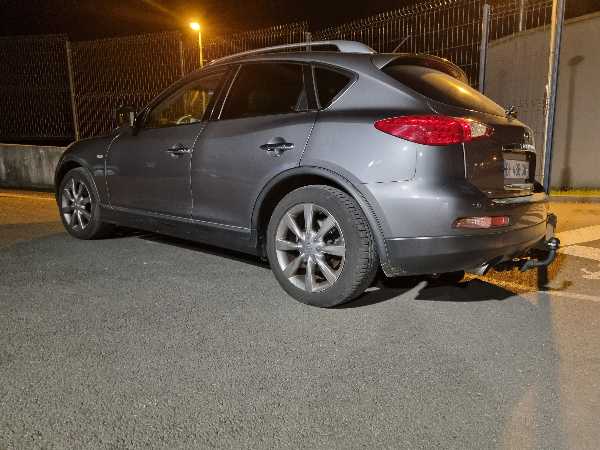 Infiniti Ex infiniti ex 30d v6 3l 240cv turbo neuf Véhicule en très bon