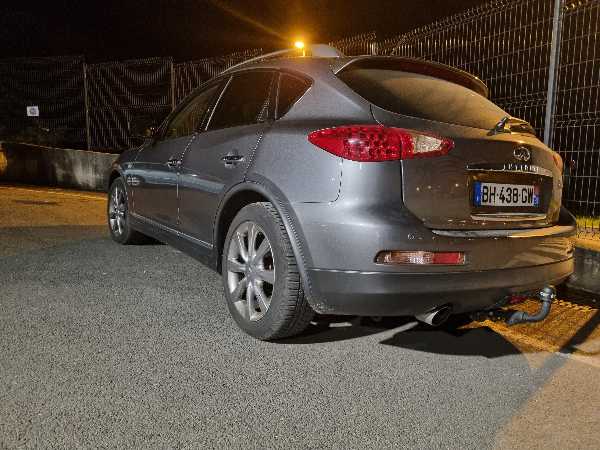 Infiniti Ex infiniti ex 30d v6 3l 240cv turbo neuf Véhicule en très bon