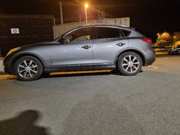Infiniti Ex infiniti ex 30d v6 3l 240cv turbo neuf Véhicule en très bon