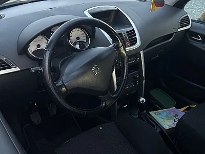 Peugeot 207 1.6 HDI 16V 110 FAP GRIFFE 3P
